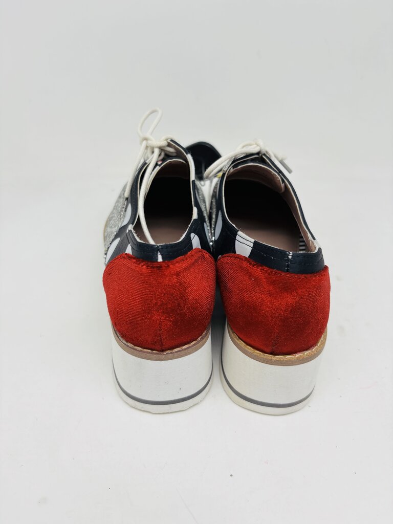 Betsey Johnson Oxfords Silver 6