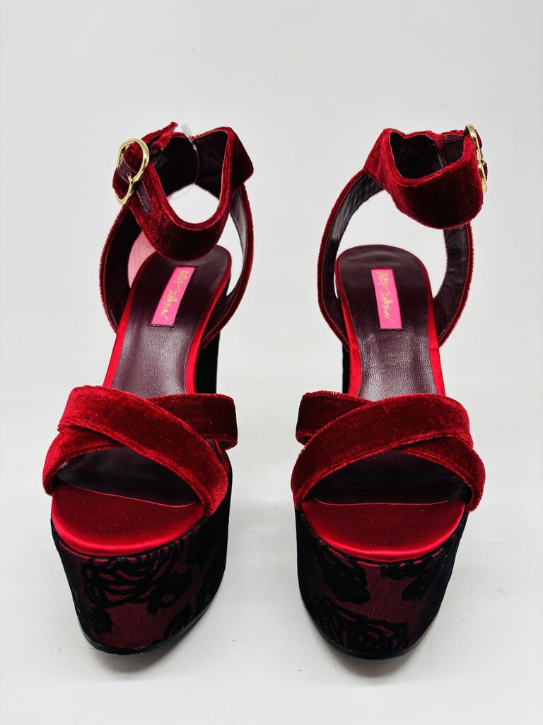 Betsey Johnson Wedge Burgundy 8