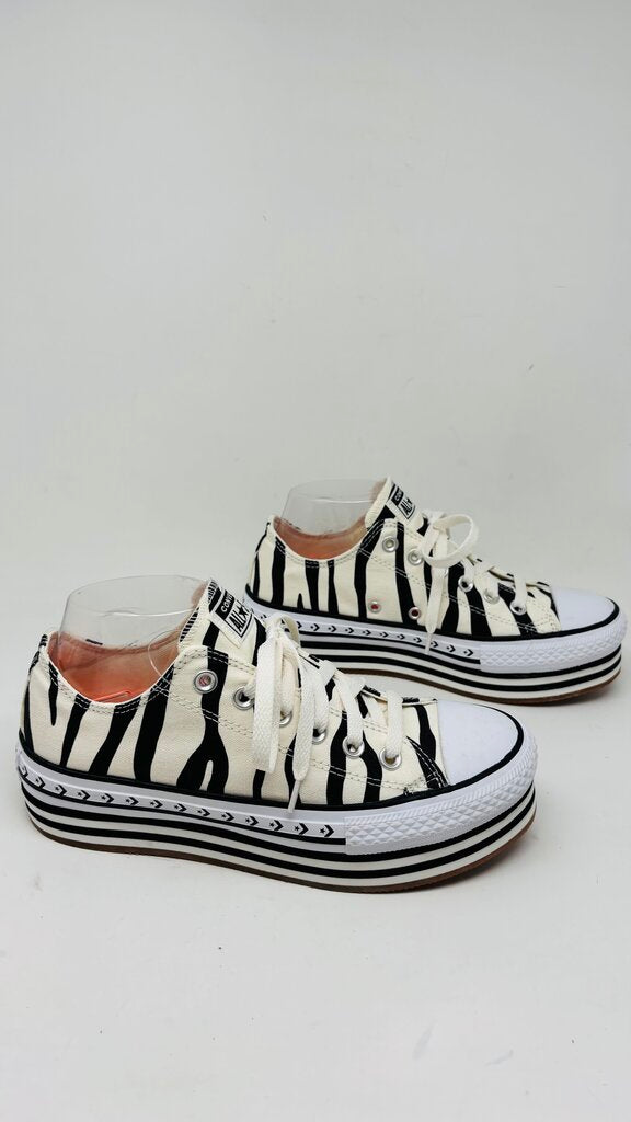 Converse Sneakers Beige 7.5