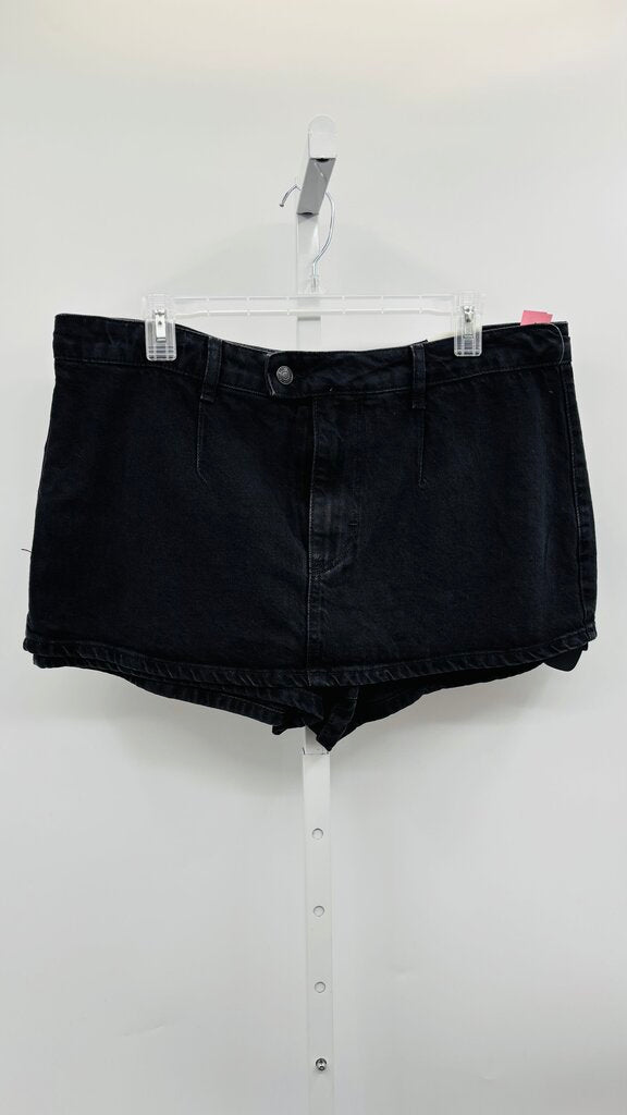 We the Free Skort Black 16