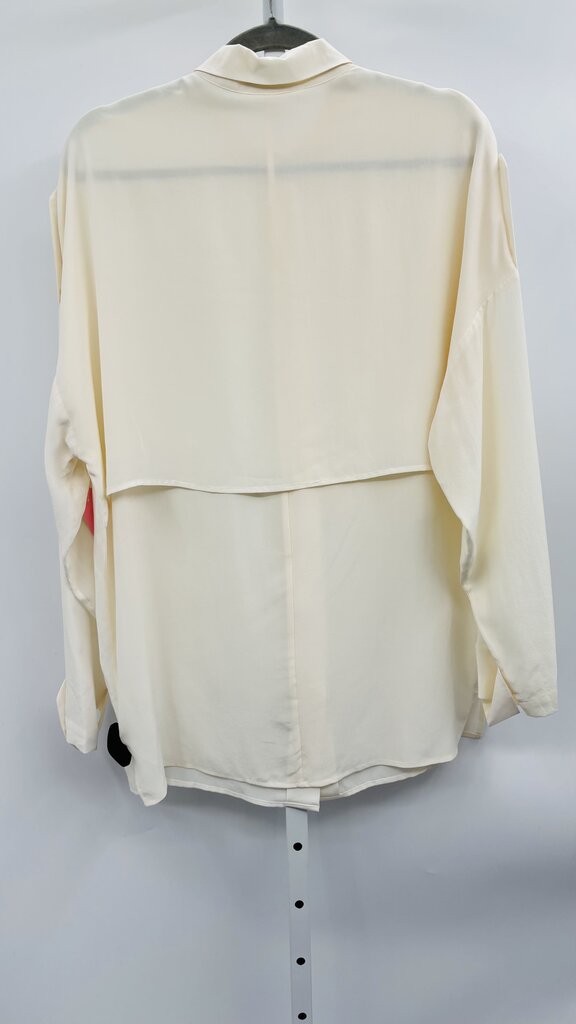 Equipment: Femme Blouse Beige M