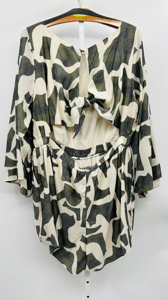 Eloquii Romper Plus Beige 24