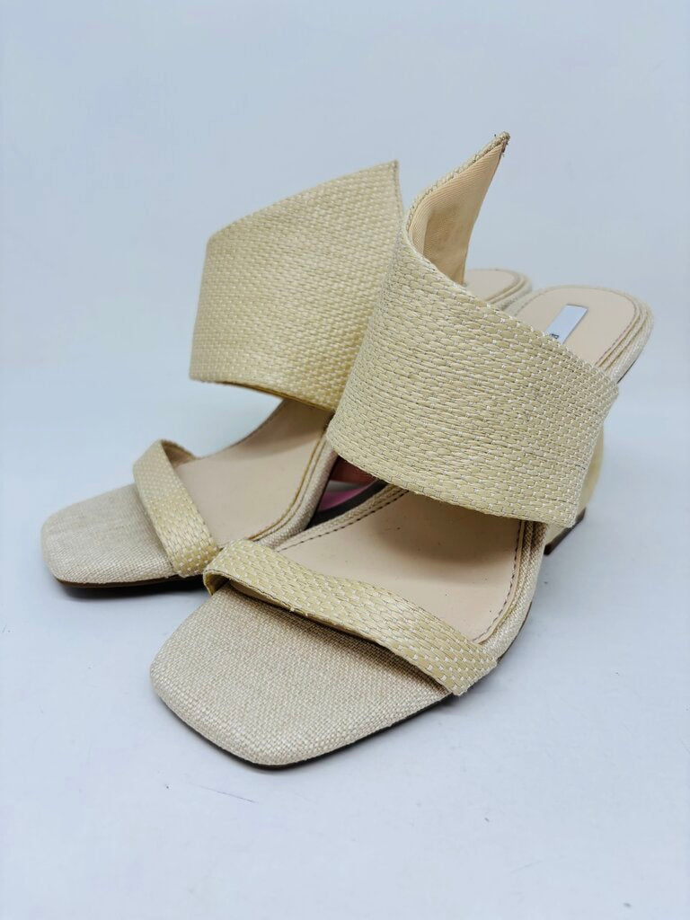 Gianni Bini Wedge Beige 5.5