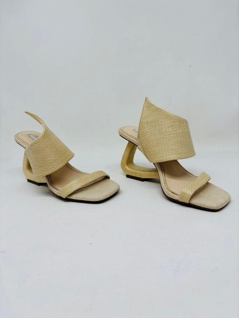 Gianni Bini Wedge Beige 5.5