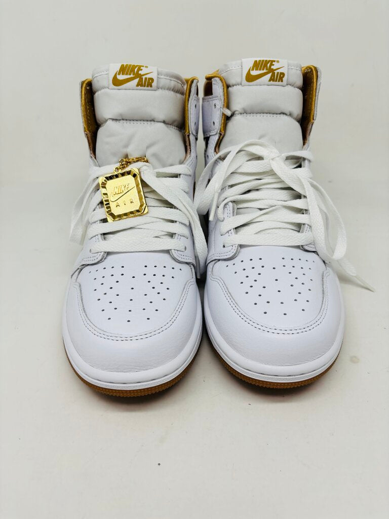 Nike Sneakers Gold 10