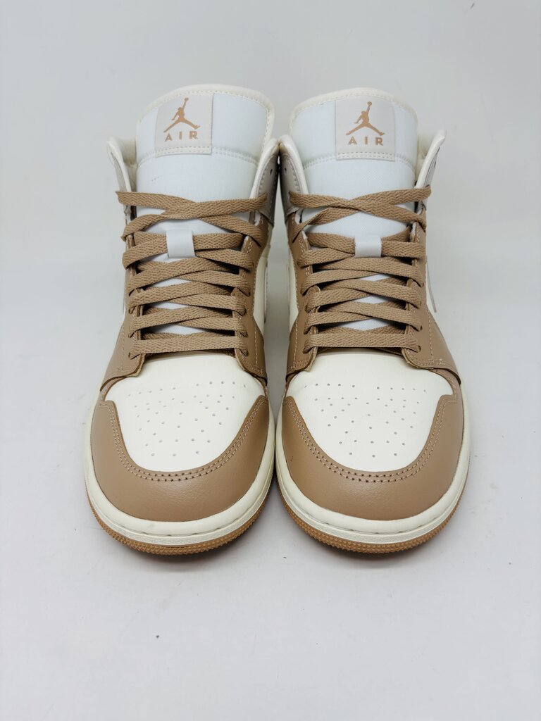 Nike Sneakers Tan 10