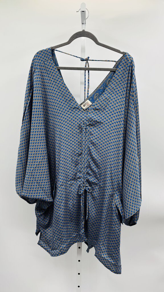 She Lives Beauty Top Blue OS