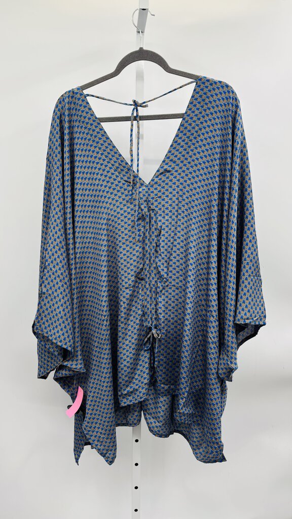 She Lives Beauty Top Blue OS