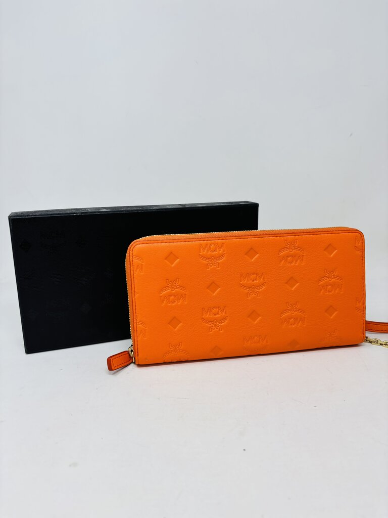 MCM LUXURY WALLET Orange