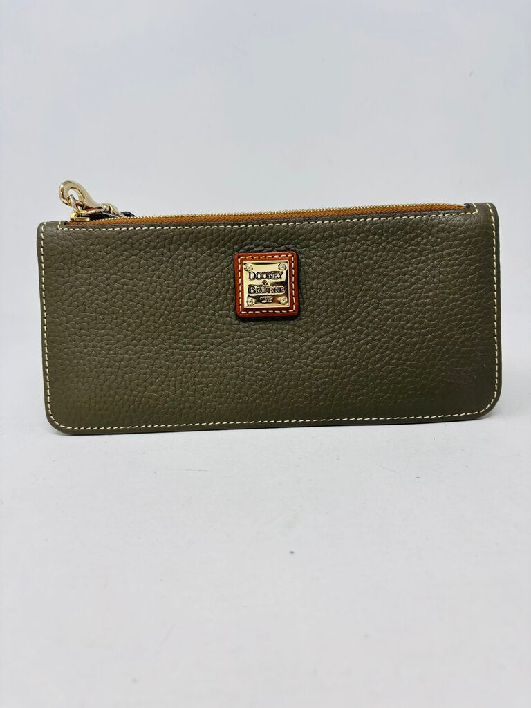 Dooney & Bourke Wristlet Green