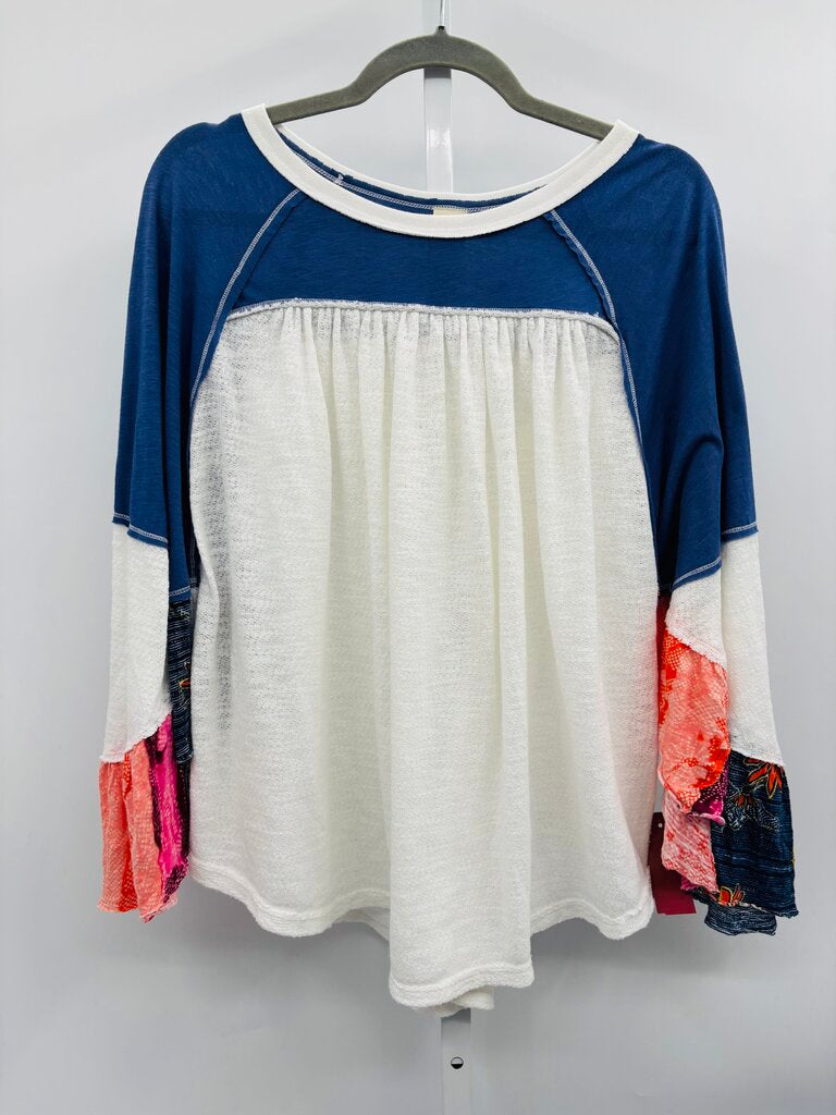 We the Free Top Blue M