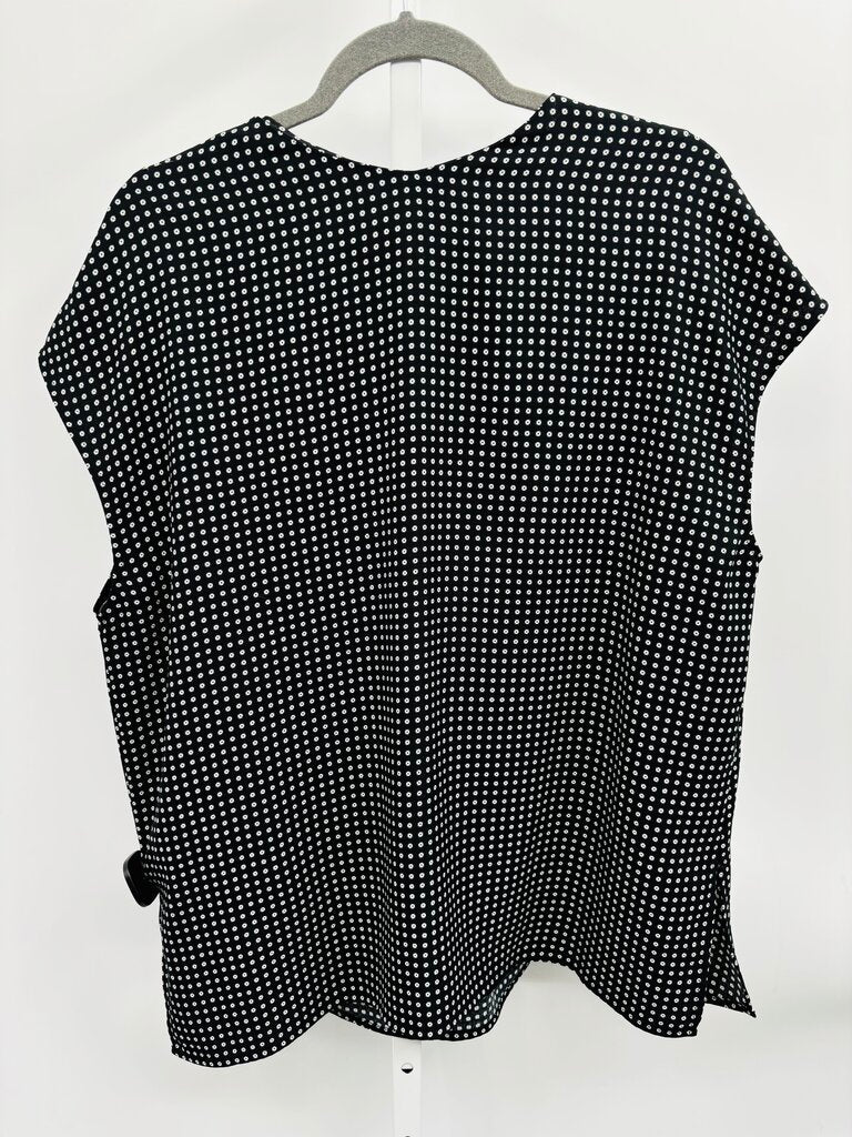 M.M. LaFleur Top Black L