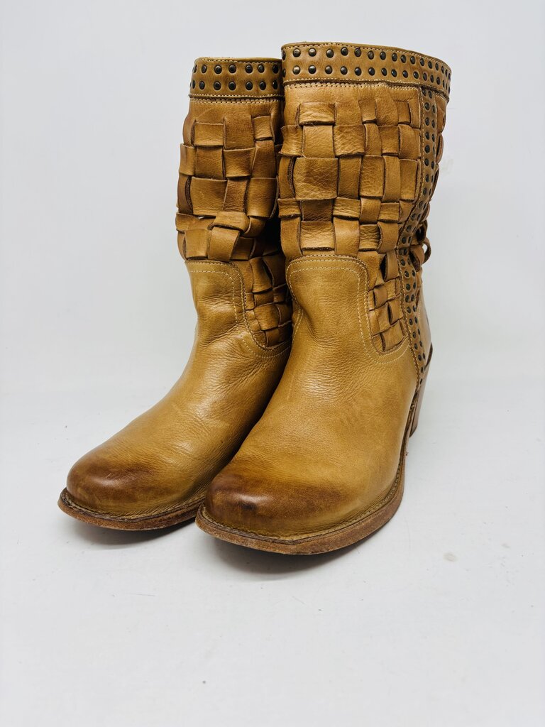 Frye Bootie Tan 9.5