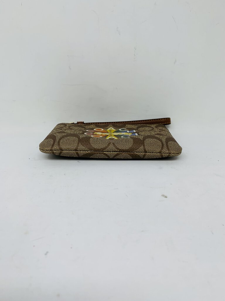 Coach Wristlet Tan Signature/Multi