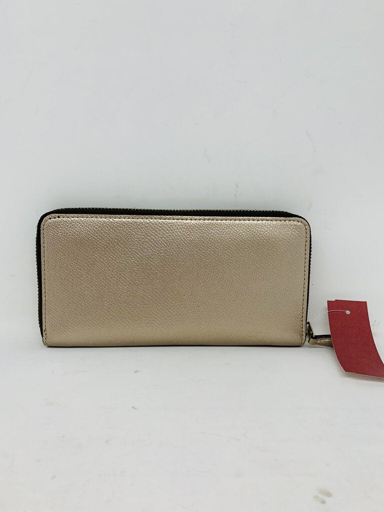 Coach Wallet Gold