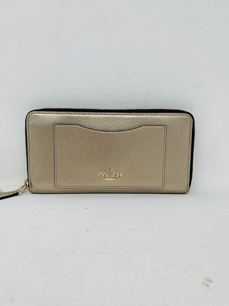 Coach Wallet Gold