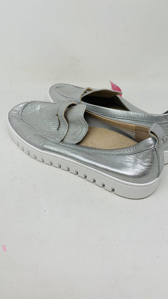 Vionic Loafers Silver 10