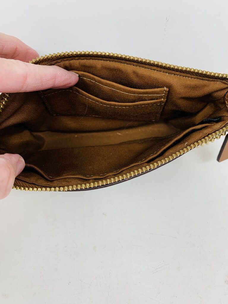 Coach Wristlet Tan Signature