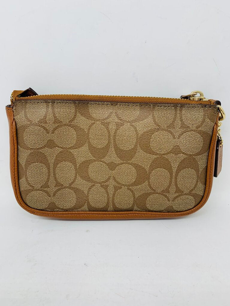 Coach Wristlet Tan Signature