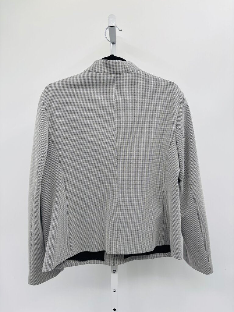 Boss: HB Jacket White 10