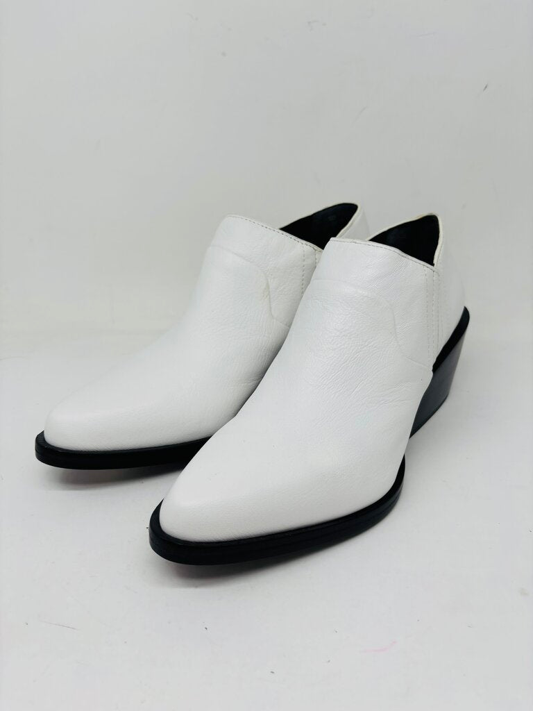DKNY Bootie White 9