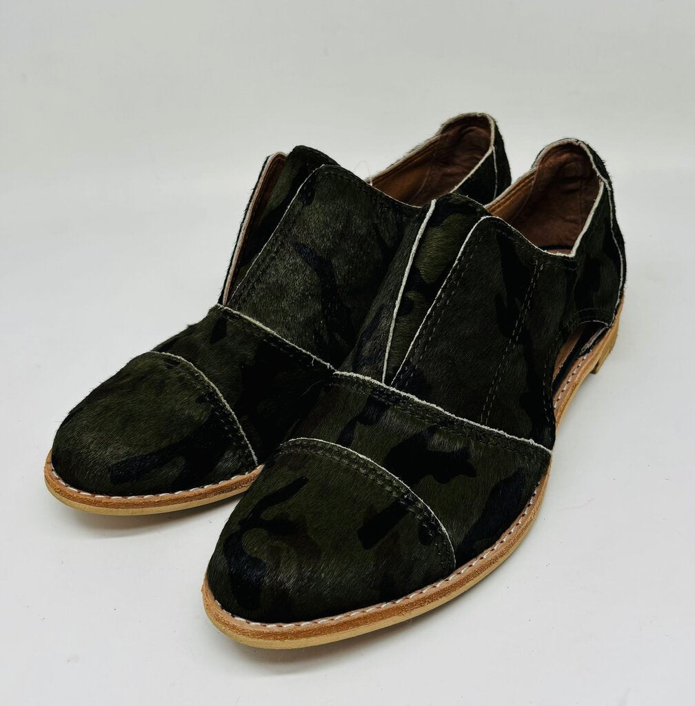 All Black Loafers Green 8.5