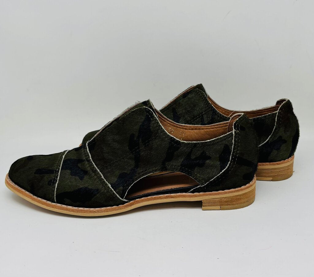 All Black Loafers Green 8.5