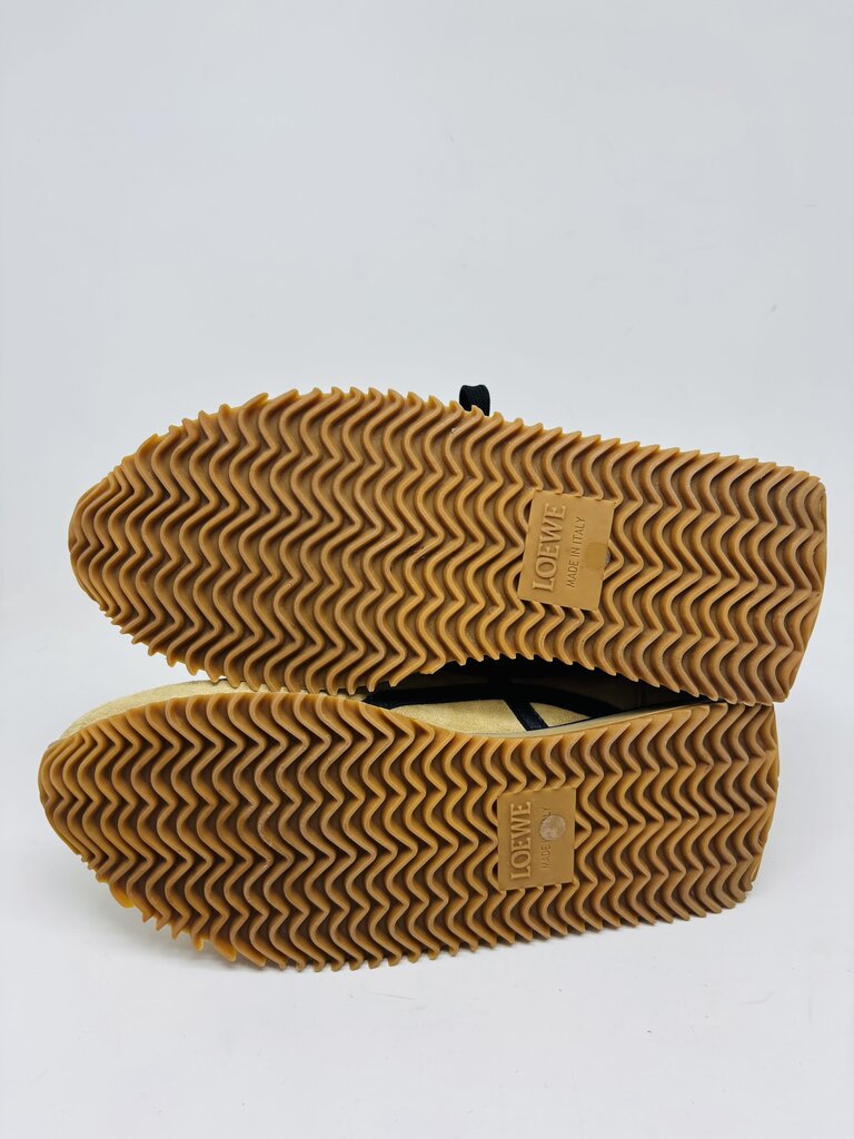 Loewe Sneakers Tan 10