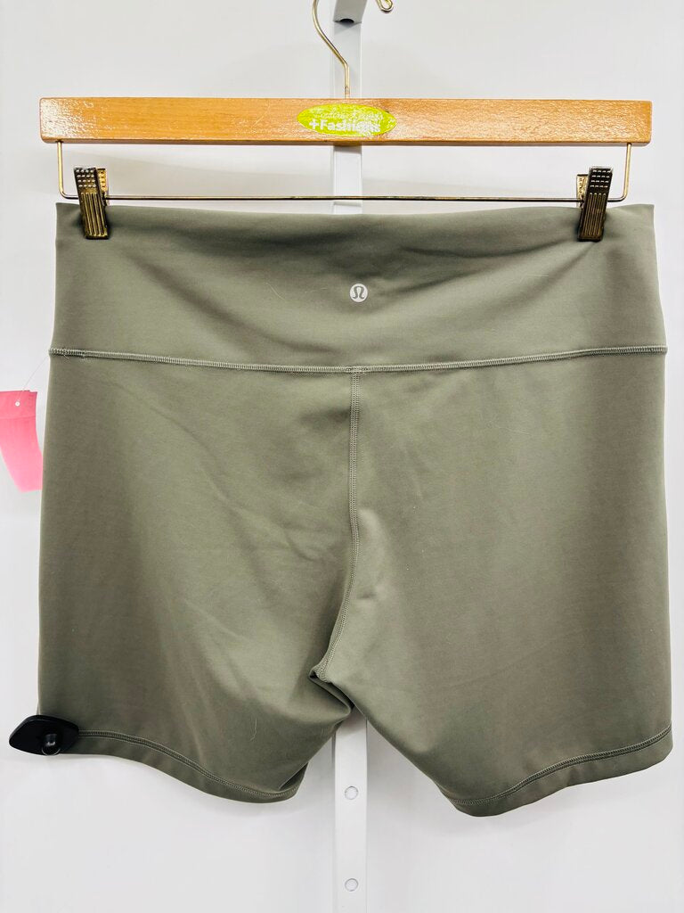 Lululemon Active Shorts Plus Green 18