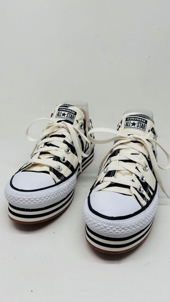 Converse Sneakers Beige 7.5