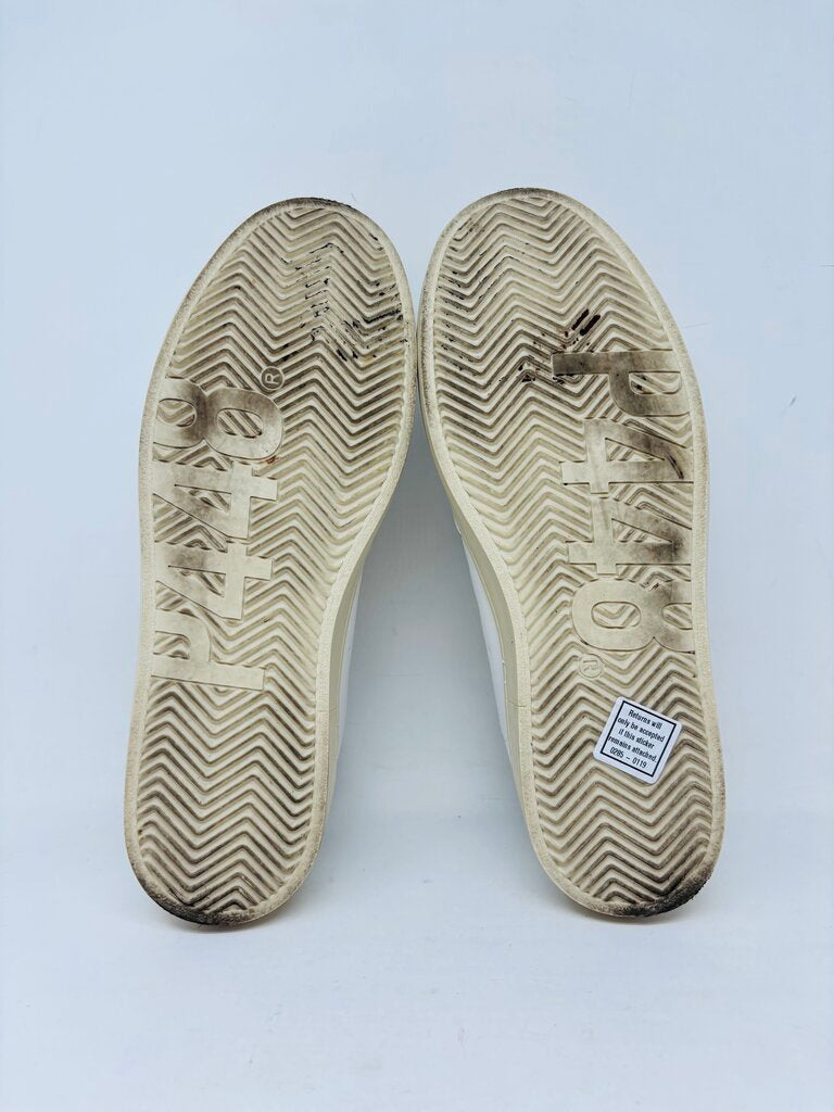 P448. Sneakers White 11