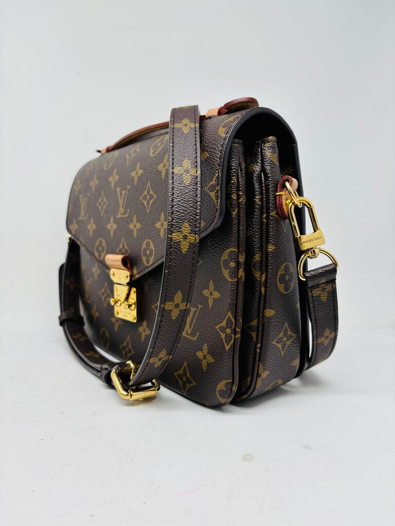 Louis Vuitton LUXURY HANDBAGS Brown Monogram