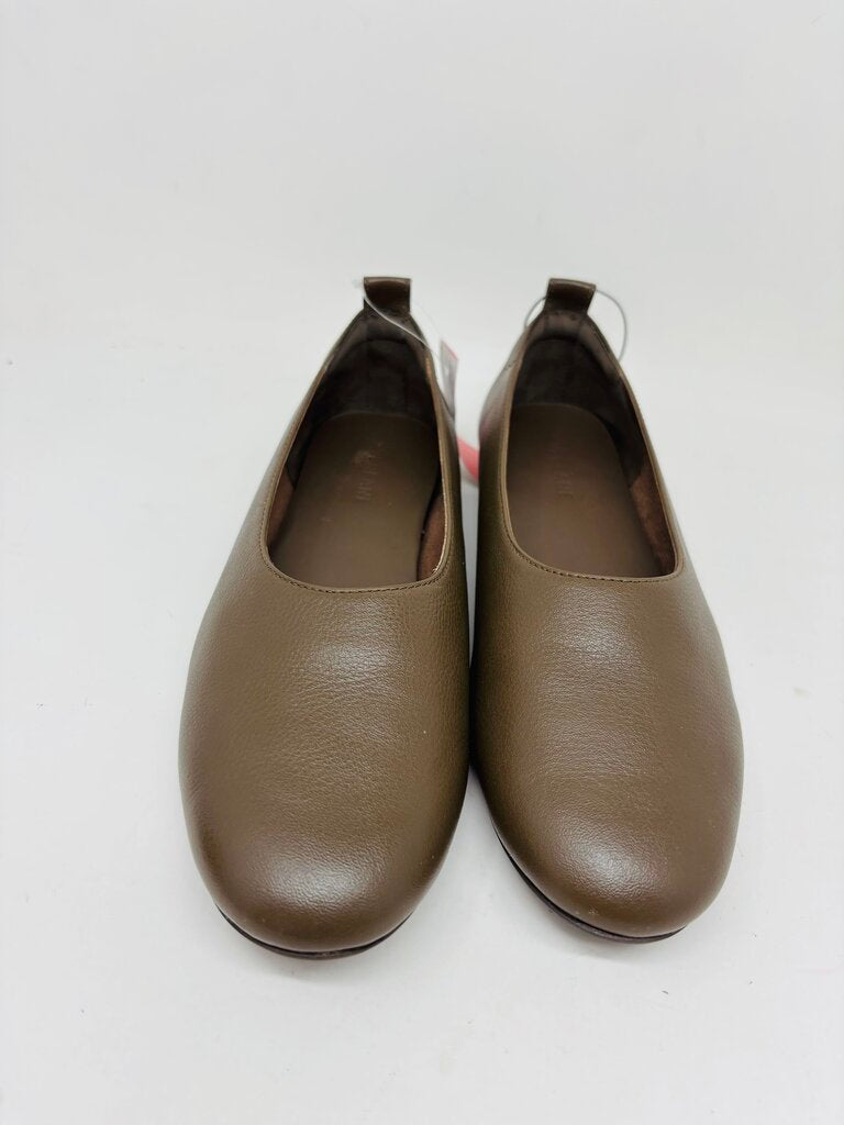 Everlane Flats Brown 7.5