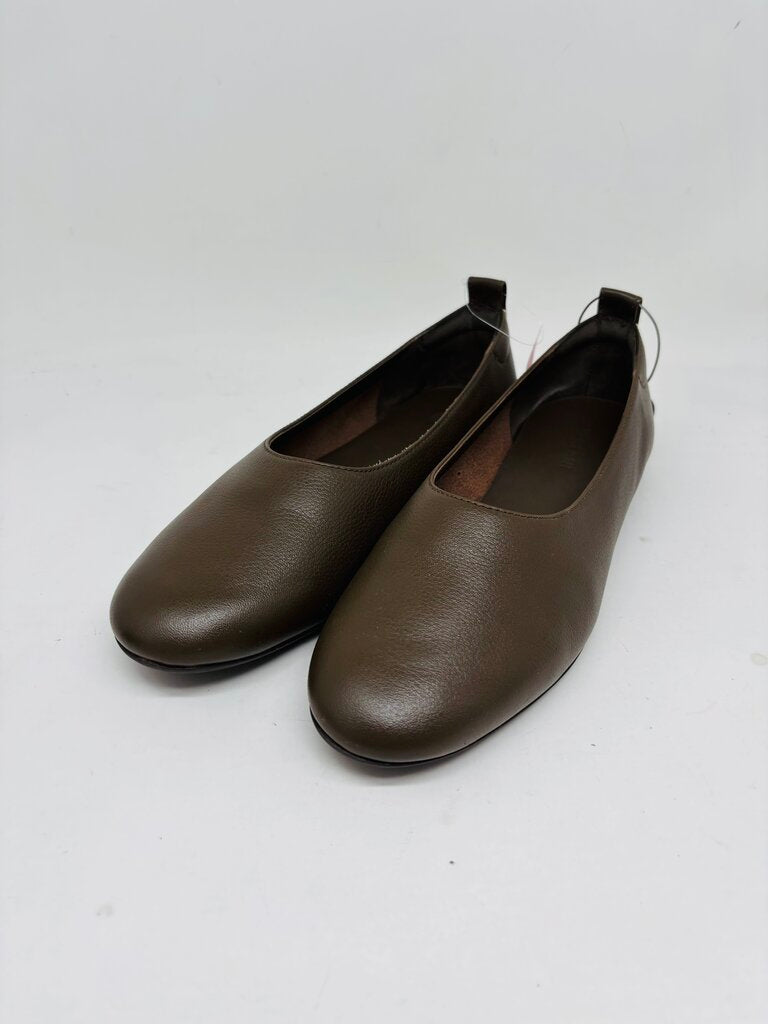 Everlane Flats Brown 7.5