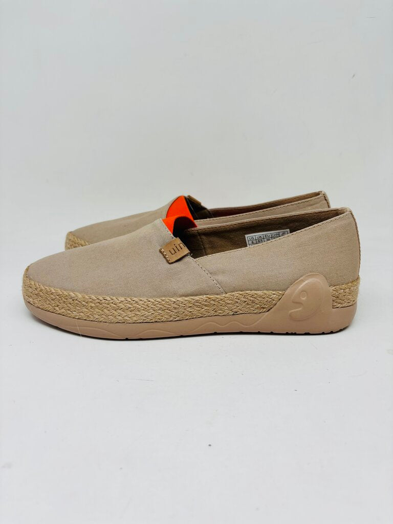 UIN Flats Beige 8