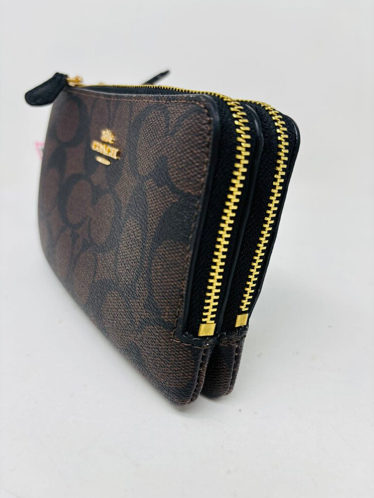 Coach Wristlet Brown Signature