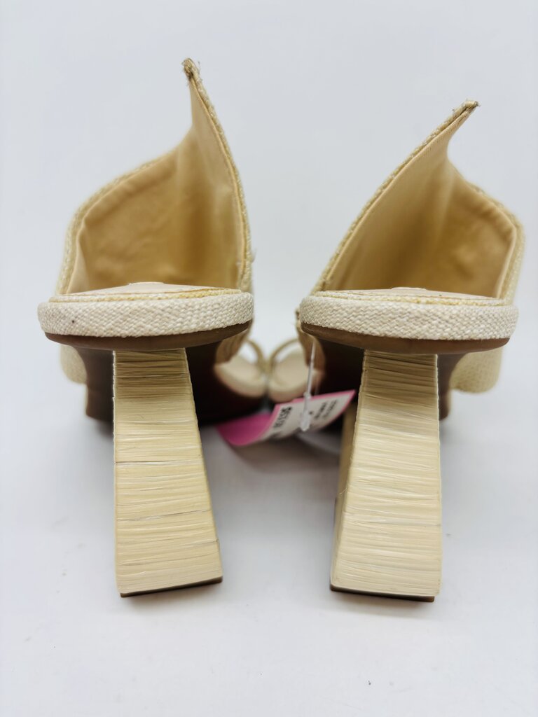 Gianni Bini Wedge Beige 5.5