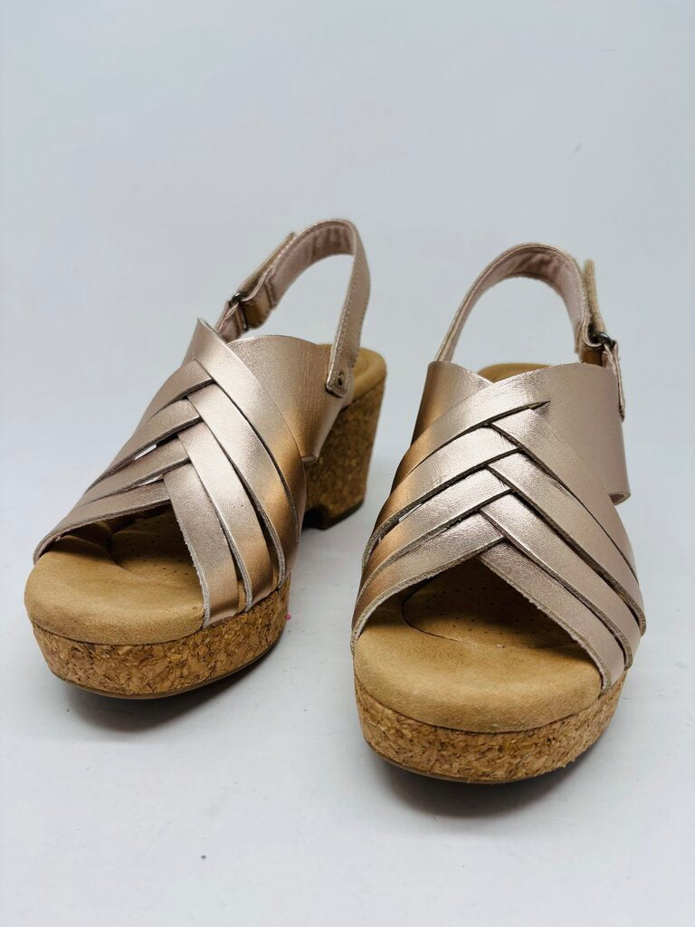 Clarks Wedge Gold 7