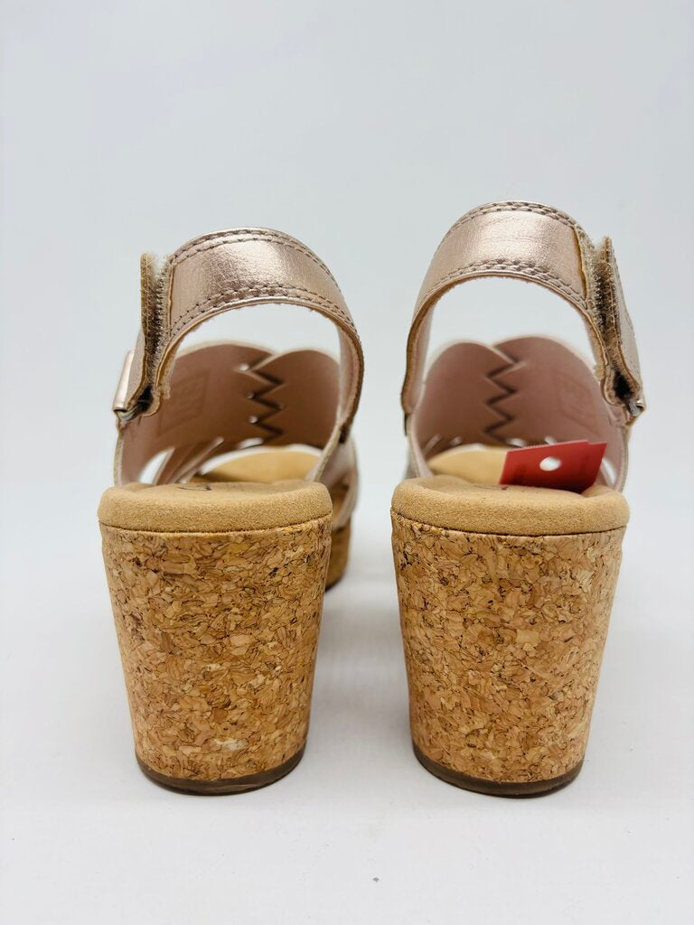 Clarks Wedge Gold 7