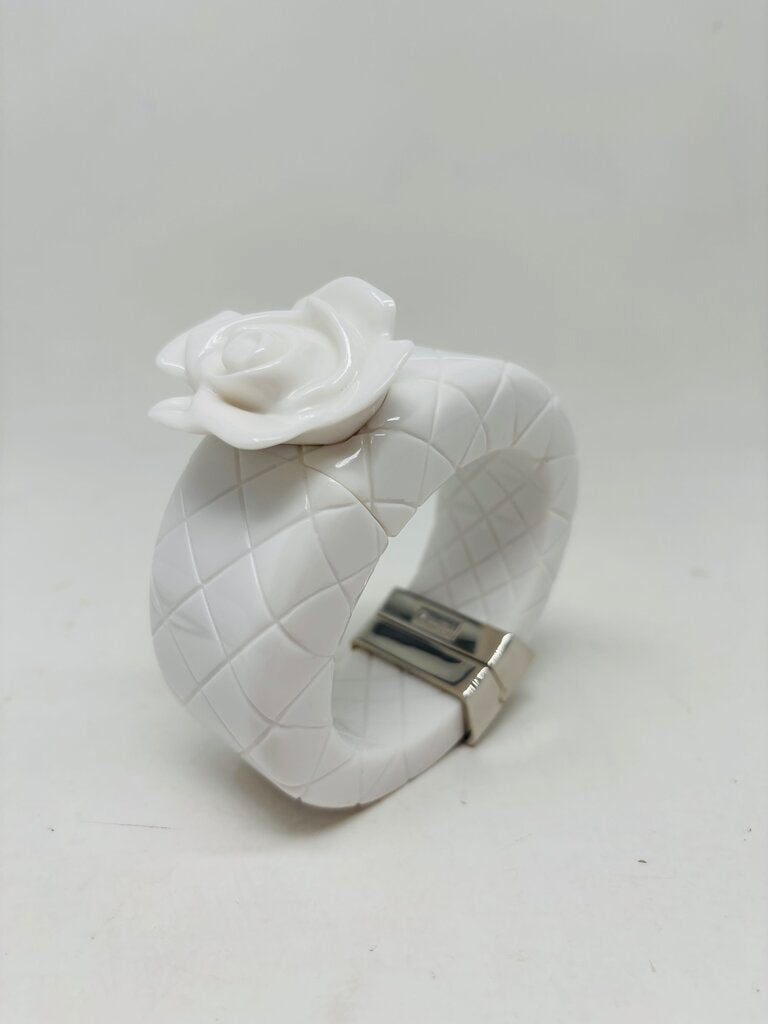 Balmain LUXURY JEWELRY White 2.5" Dia