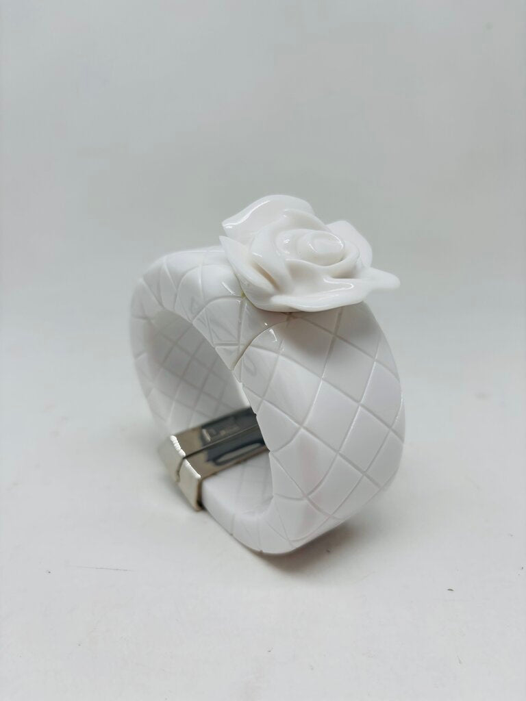 Balmain LUXURY JEWELRY White 2.5" Dia