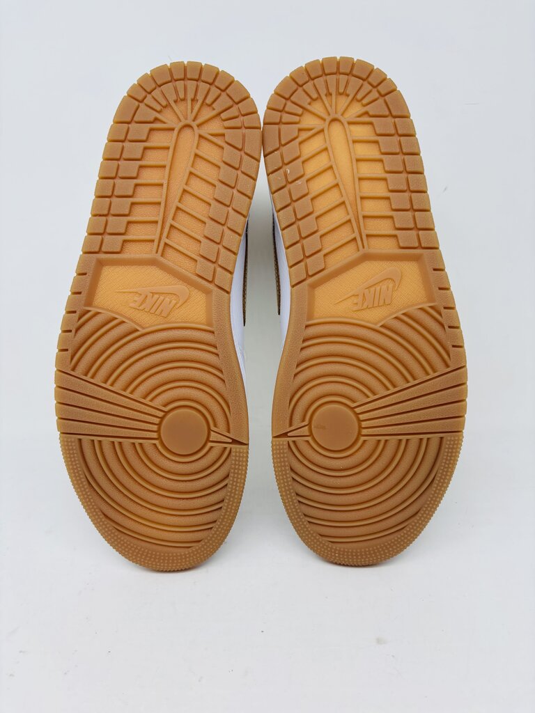 Nike Sneakers Gold 10