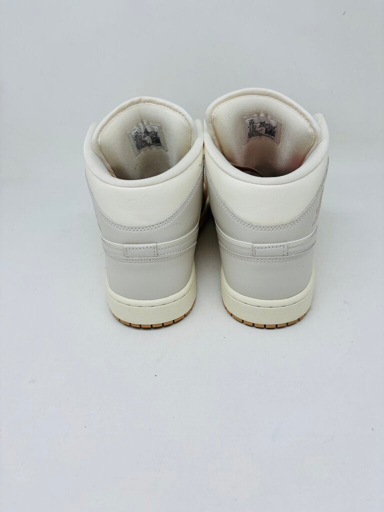 Nike Sneakers Tan 10