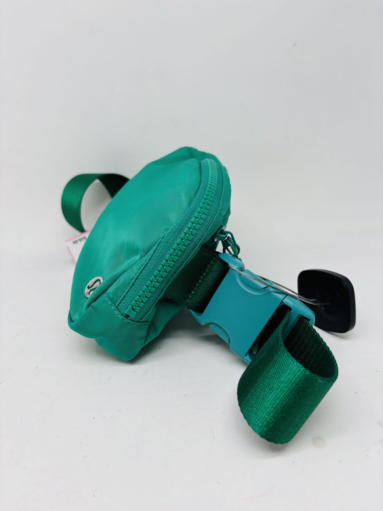 Lululemon Belt Bag Green