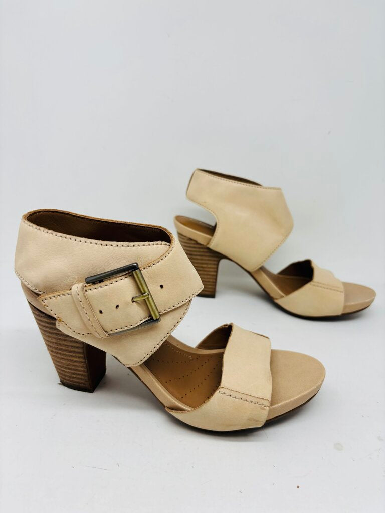 Clarks Heels Beige 8