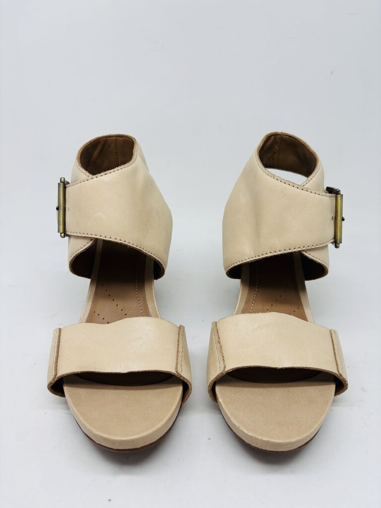 Clarks Heels Beige 8