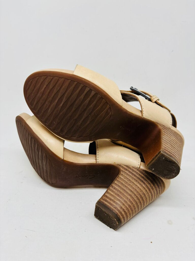 Clarks Heels Beige 8