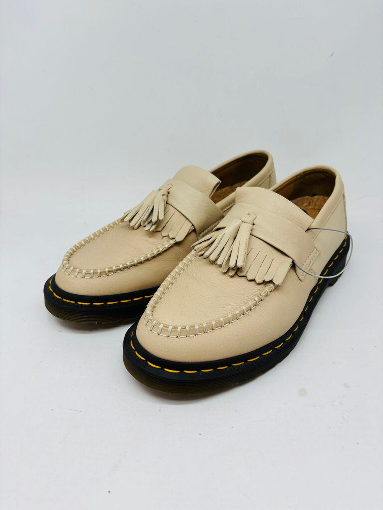 Dr. Martens Loafers Beige 9