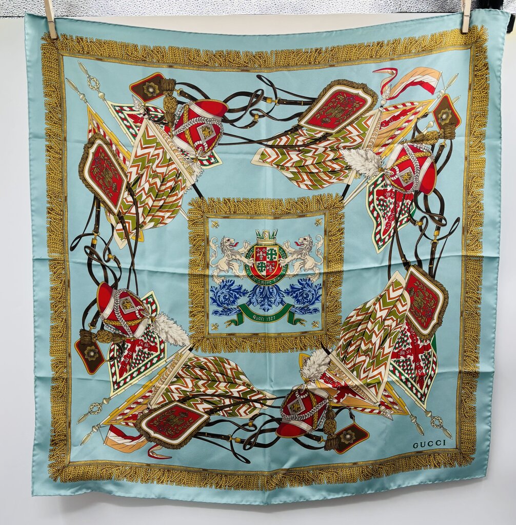 Gucci LUXURY SCARF Blue