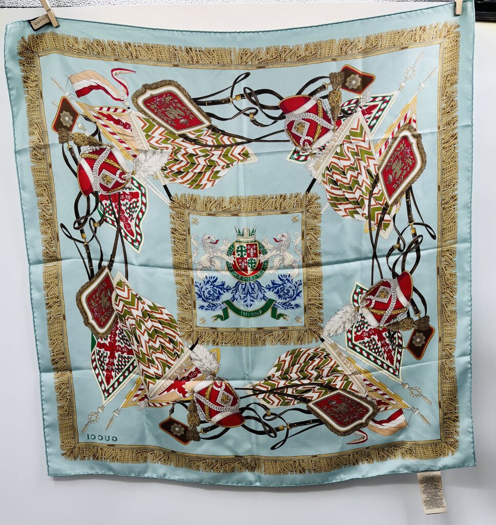 Gucci LUXURY SCARF Blue